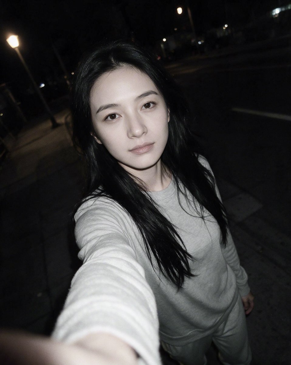 DIVID_Official's tweet photo. Couldn't sleep. Went outside..
PRESAVE LINK:
https://t.co/GCou6yqzNY
#echo #dividsound #whisper #records #alternewbie #newmusic #tooloudrecords #rock #alternativemusic #girllove #asiangirls https://t.co/XtfKbhuPDg