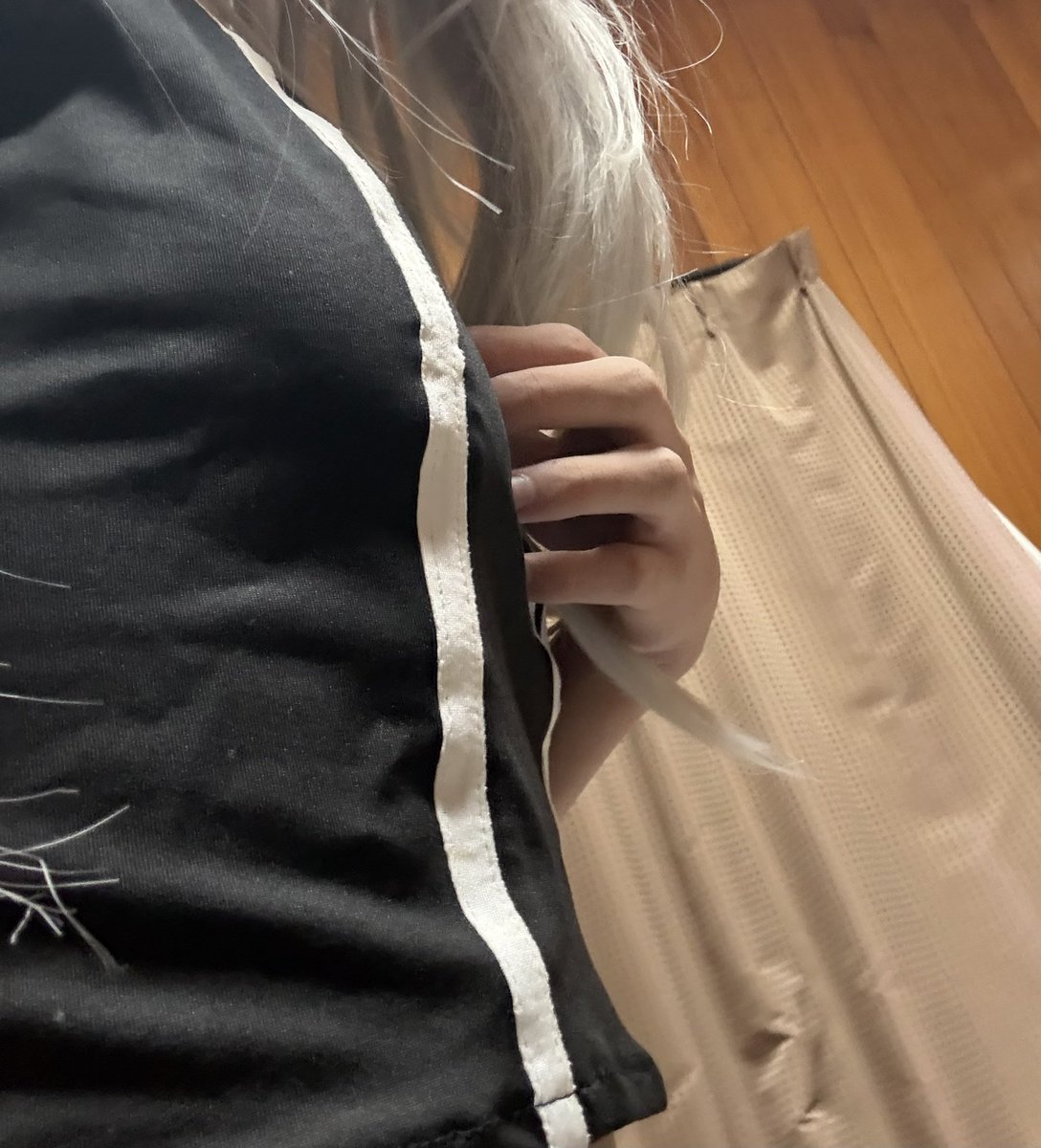 TomLoveHolo's tweet photo. シャドバン解除されてないし自分の胸晒しても問題はないでしょう https://t.co/LKC5NtA60D
