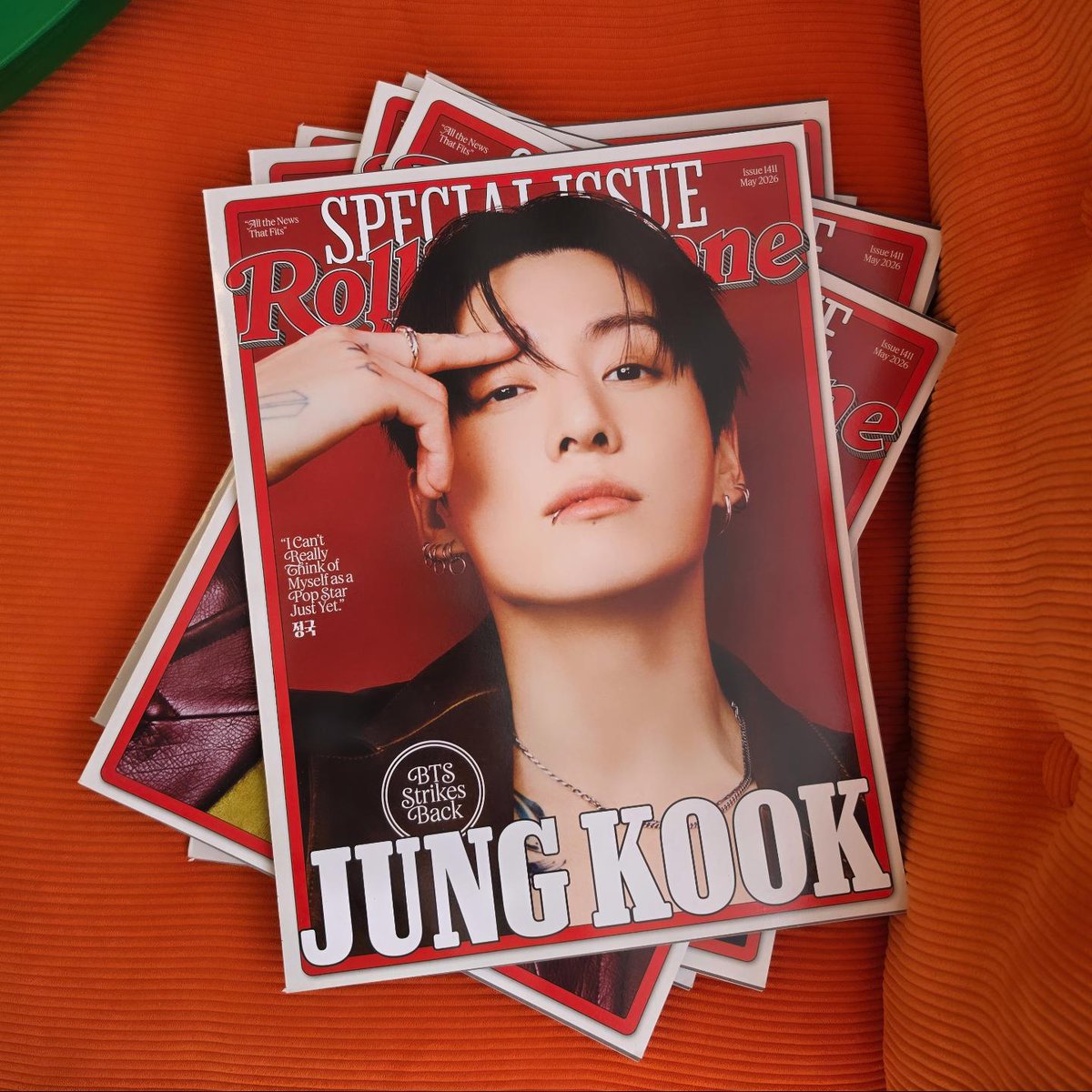 episode0713's tweet photo. BTS Collectors Edition Box Set by Rolling Stone
> 그룹 커버 1권과 멤버별 커버 7권으로 구성된 총 8권 세트

심층 프로필과 멤버별 인터뷰 &amp; 독점 화보
특별 패키지 박스 "한정 수량 판매 중"

https://t.co/1PVbigqVAx

#bts #rollingstone https://t.co/YG23cUNOoy