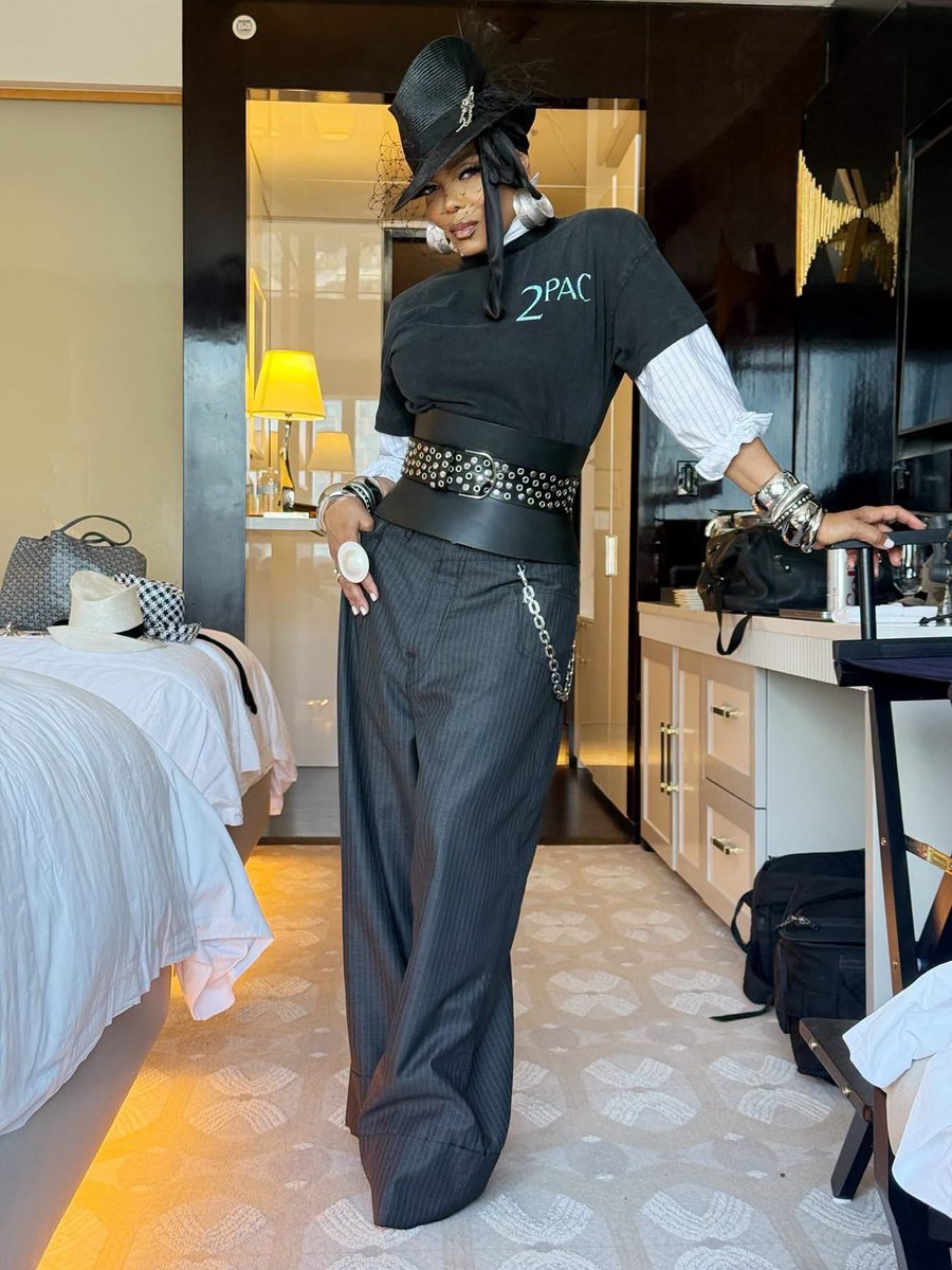 JanetJacks1h's tweet photo. BET Awards BET https://t.co/4SKJcVFlfl