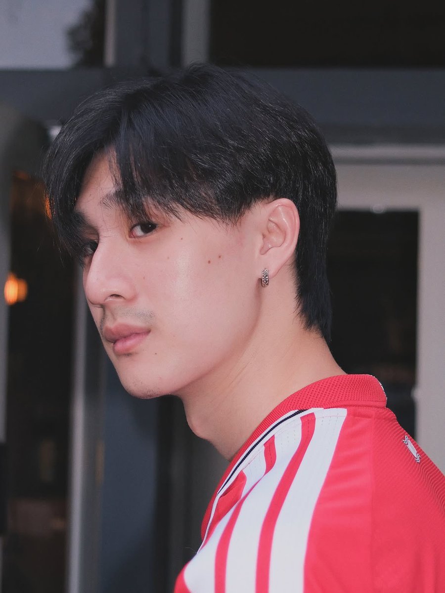 teeeeradech's tweet photo. ❤️ the only manchester united fan i will embrace ❤️ https://t.co/yxQvOEyeGG