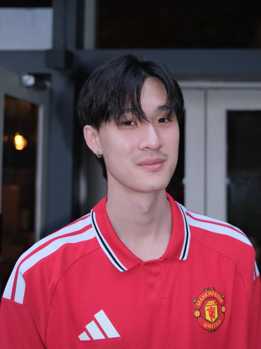 teeeeradech's tweet photo. ❤️ the only manchester united fan i will embrace ❤️ https://t.co/yxQvOEyeGG