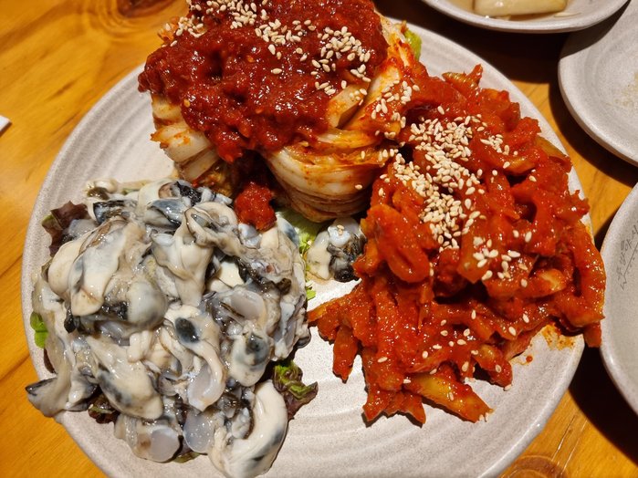 Metalazyoooooo's tweet photo. 근데 일본사람은 어떤 김치 제일 좋아해?
난 굴 보쌈김치 제일 좋아하는데 https://t.co/QgWwt13mPr