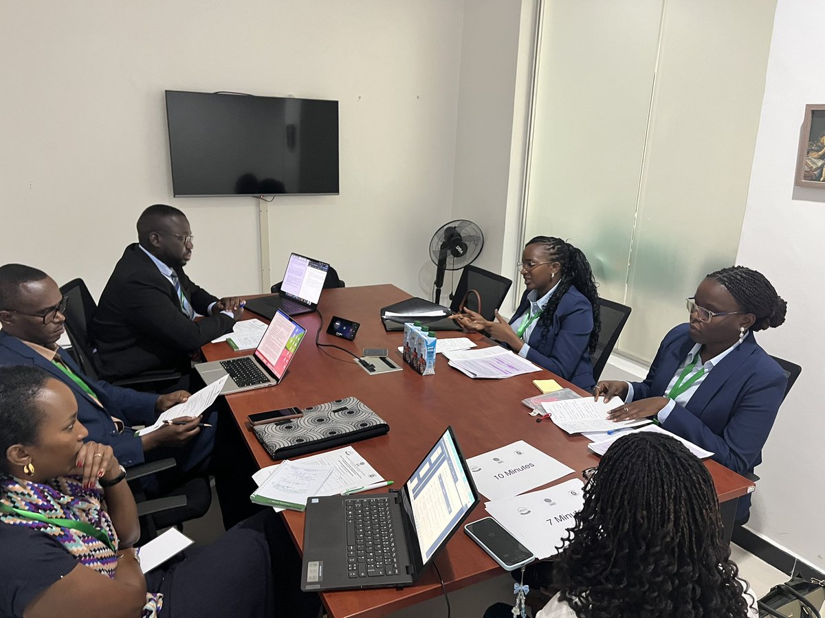 iPeace_GL's tweet photo. #HappeningNow 

The Advisory Panel is underway, with students facing panels of international law experts in parallel anglophone and francophone tracks. They are tested on their ability to analyse legal issues and structure clear, well-grounded arguments from practical cases.
#GLRTP2026 #PRFGL2026 #IHL #HumanRights