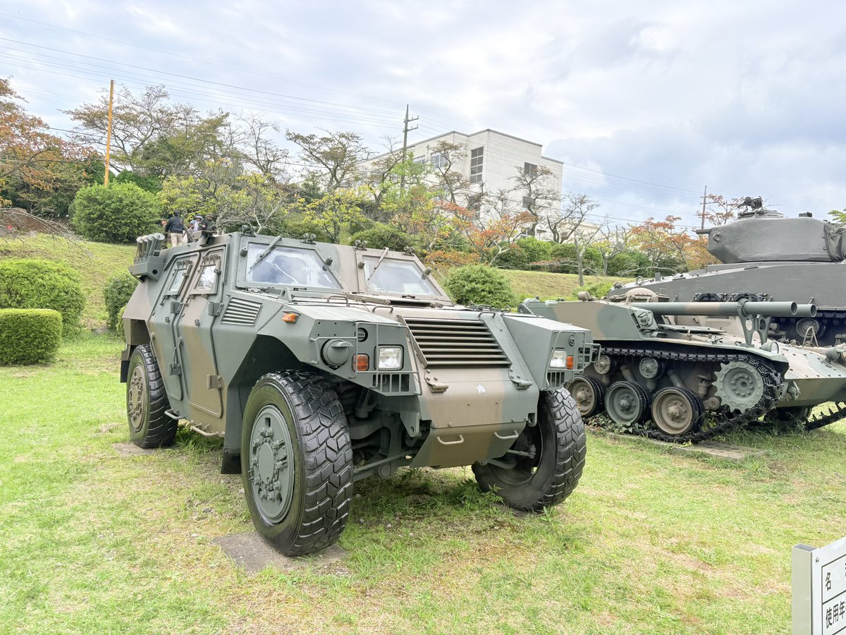 ZundaPon211015's tweet photo. 先��、駐屯地の記念行事へ��³₃

トラックの荷台に乗せてもらって、ドナドナ体験ができてよかった☺️(夫の詳しい解説つき) https://t.co/pK9UXXUjry