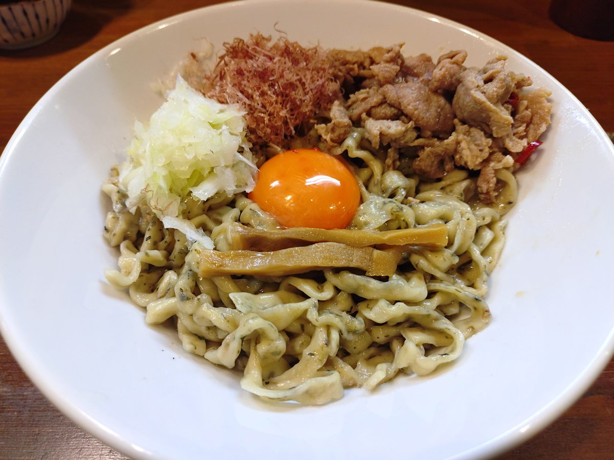 bitbybit314's tweet photo. 【ご連絡】

あくまでも予定ですが、タンメン屋としての営業は10/25㈰まで、1週間ほど入れ替え期間を取らせていただき、11/1㈰にリニューアルオープンの予定です。

秋季限定「窯焼き肉盛油そば」は昨日あまり出なかったので、明日の昼も提供いたします。

先週もお伝えいたしましたが、朝ラーは10/11㈰と18㈰のあと2回やった後はしばらくの間お休みとなります。
再開しない可能性も大いにあるので、こちらもぜひ。

そんな感じで10月もよろしくお願いいたします🙇

#たまりにたまってる最近の麺活