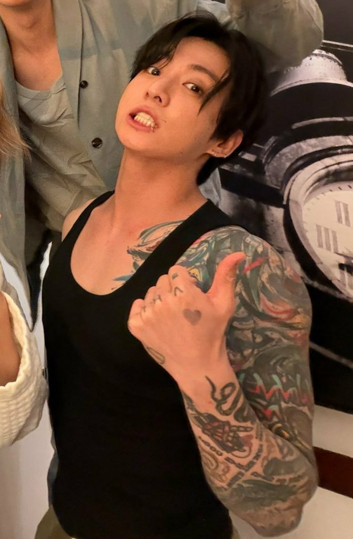 jjklovers22's tweet photo. JUNGKOOK Spotify Chart [ 10.04.26 ]

•TOP ARTIST GLOBAL: OUT
•MLs: 14,773,286 [-15,800]
•FOLLOWERS: 21,873,852 [+9,870]

•GOLDEN STREAM: 
      7,514,723,026 [+2.74M]
•OVERALL STREAM: 
      11,587,204,571 [+4M] https://t.co/bD219HIzLT