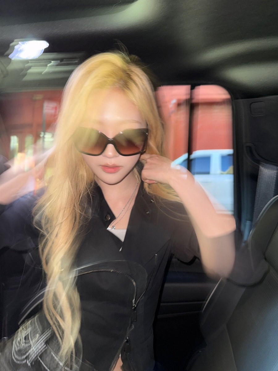 i1ovestella's tweet photo. 스텔라 미국 가서 교포력 ㄹㅈㄷ로 뽐내고 있음 https://t.co/9Ov5TLOKyC