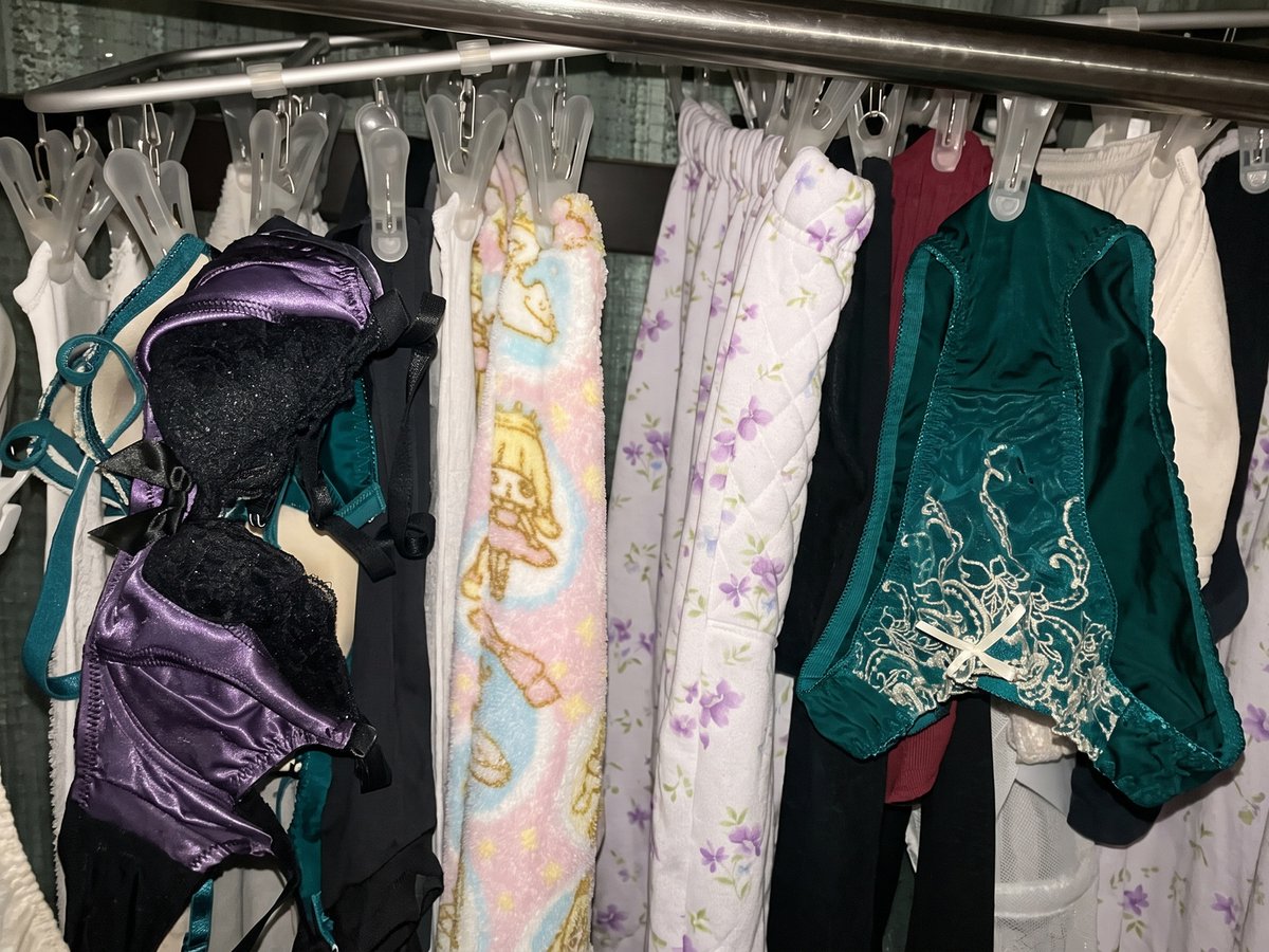 pankokisky's tweet photo. 近所に住んでる19歳専門学校生、ちょいギャル入った美人のおねえさん
道路のすぐそば、簡単に手が届くとこにこんな光景が拡がっていたら、君はガマンできるかい…？ https://t.co/NcqhGzx7Dk