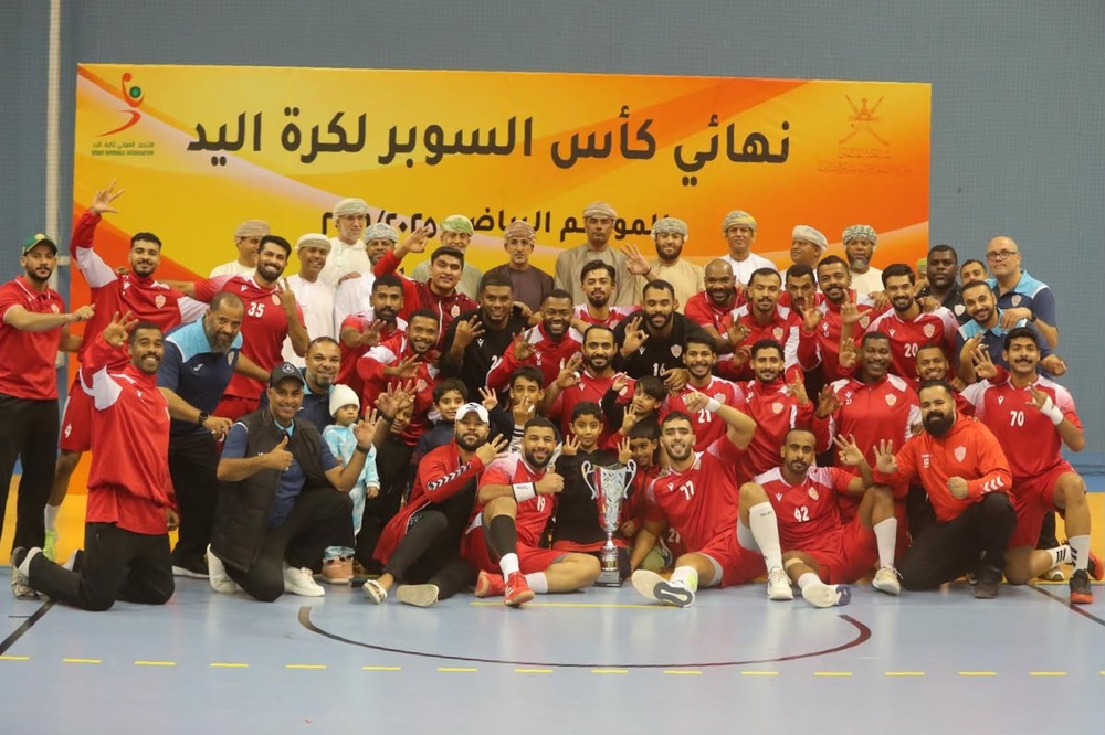 OmanNewsAgency's tweet photo. الأحد المقبل.. سحب قرعة مسابقة #كأس_السوبر_لكرة_اليد للموسم الرياضي 2026 / 2027 بمشاركة أربعة أندية وهي نادي #عُمان و #العامرات و #نزوى و #السيب.
https://t.co/MSTeZIB6MJ
#نشرة_الشباب_والرياضة
#العُمانية https://t.co/ksBKebUP0N