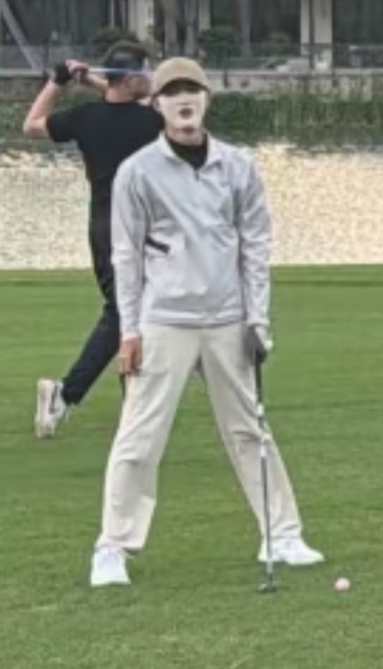 huacha's tweet photo. 顔面どうなってるの？🤣🤣🤣 https://t.co/LSWLLqvshv