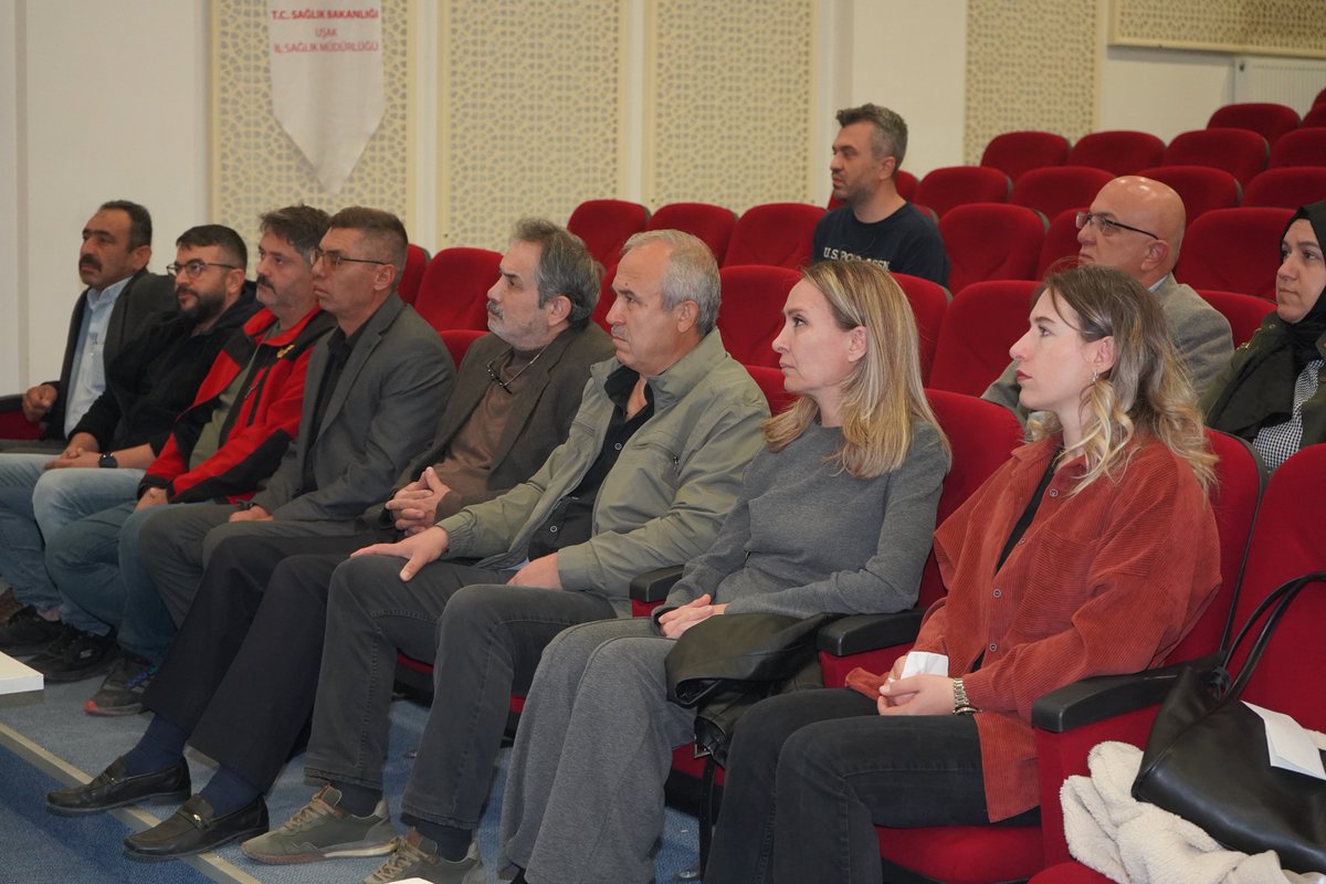 usak_ism's tweet photo. İl Sağlık Müdürlüğümüzden Mahalle Muhtarlarına İlk Yardım Farkındalık Eğitimi
​Uşak İl Sağlık Müdürlüğümüz tarafından, mahalle muhtarlarımızın acil durumlara yönelik bilinç ve müdahale becerilerini güçlendirmek amacıyla "İlk Yardım Farkındalık Eğitimi" düzenlendi. https://t.co/Ed5euIOuew