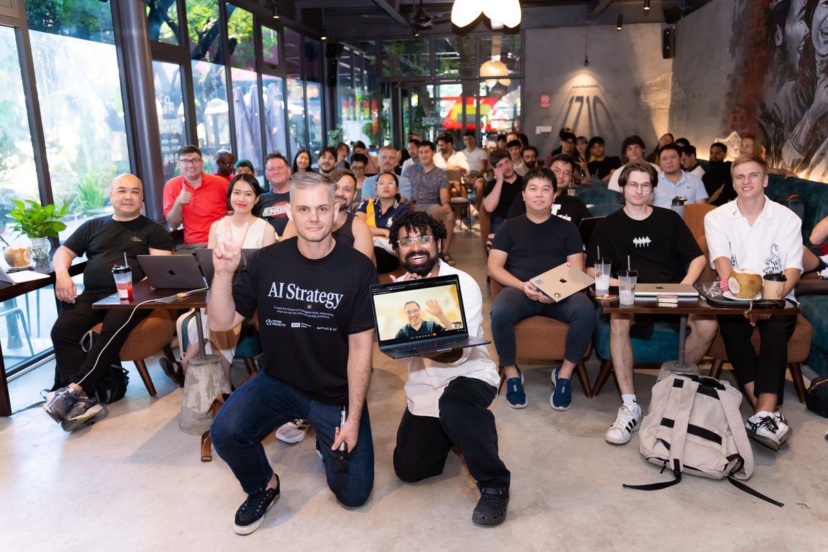 cipherprojects's tweet photo. This weekend we supported the @spacexai Grok Bot Meetup.

Every person had a different background but they all want to learn to automate their life and business tasks with AI. 

Amazing to meet everyone and thanks to @frontierclubx and our Founder @techopsasia for connecting. https://t.co/lBymdnj7ka