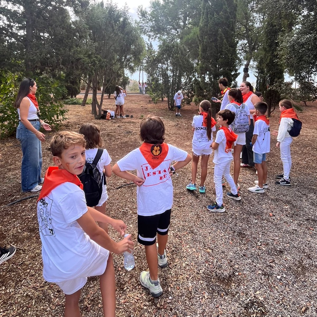 FiestasDelPilar's tweet photo. El sábado por la mañana los peñeros más jóvenes de la casa disfrutaron de la #GymkanaInfantil con #JuniorFraga y #Escultismo🧡🤍Este año nos lo pasamos genial con un montón de juegos “al entorn de Lo Castell” 😊 Moltes grasies a tots per vindre!
#PrePilar #FestesDelPilarFraga2026 https://t.co/YodLxtzOBG
