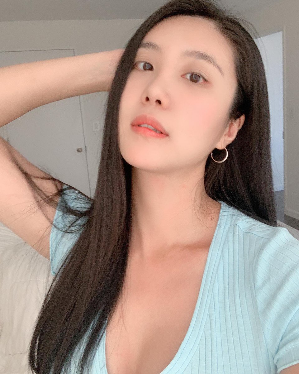 Anne4ar's tweet photo. Actually  this hairstyle of mine looks pretty good https://t.co/3OnKjrnBPg