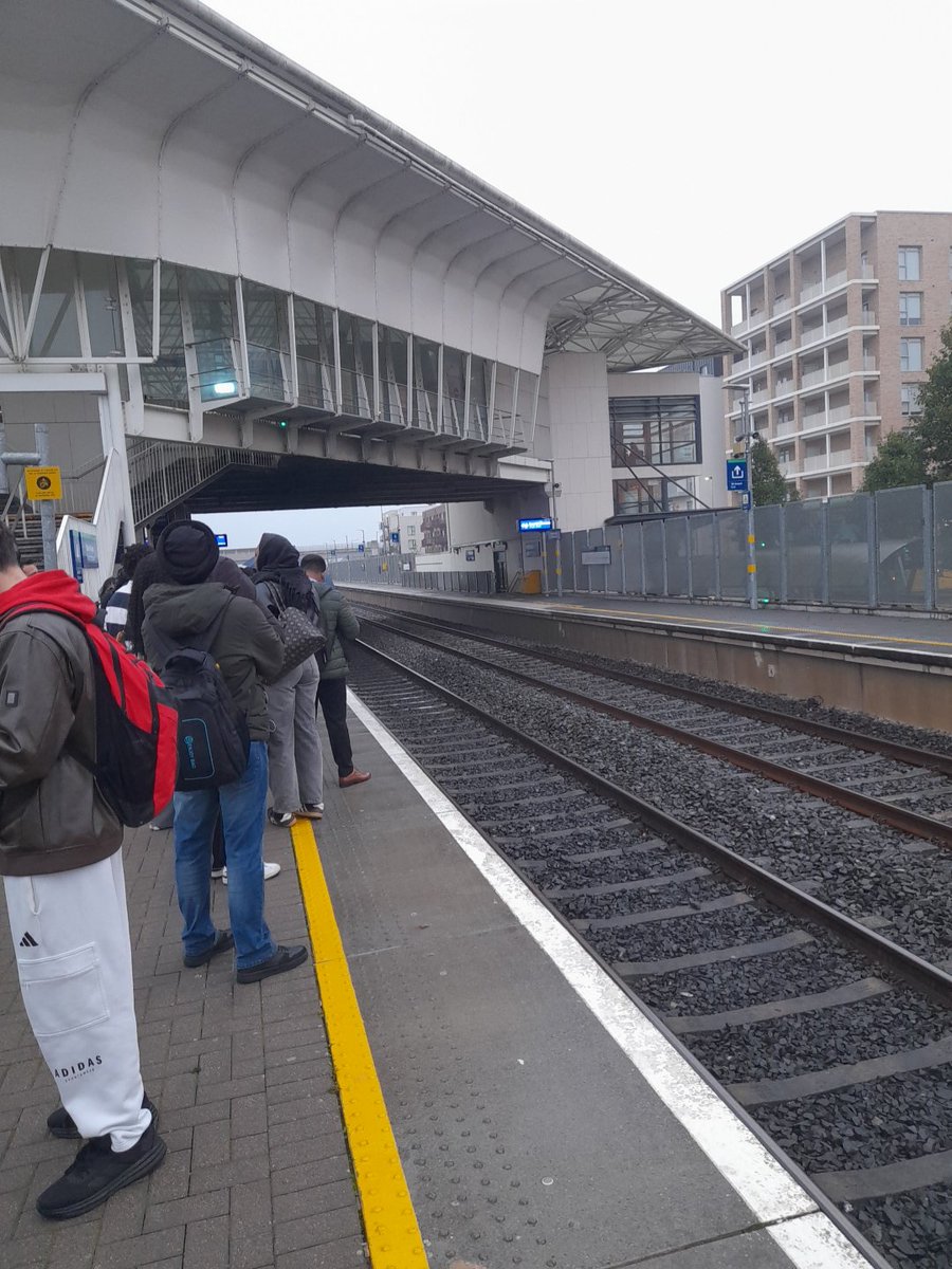 SarahJaneG8r's tweet photo. Thanks Irish Rail for the signaling issue. The display at Adamstown is giving us false hope of the train to GCD arriving in a few minutes. Shameless service. Signaling issue mentioned as usual excuse! 🙄 
@IrishRail https://t.co/D7Xd2jRcon