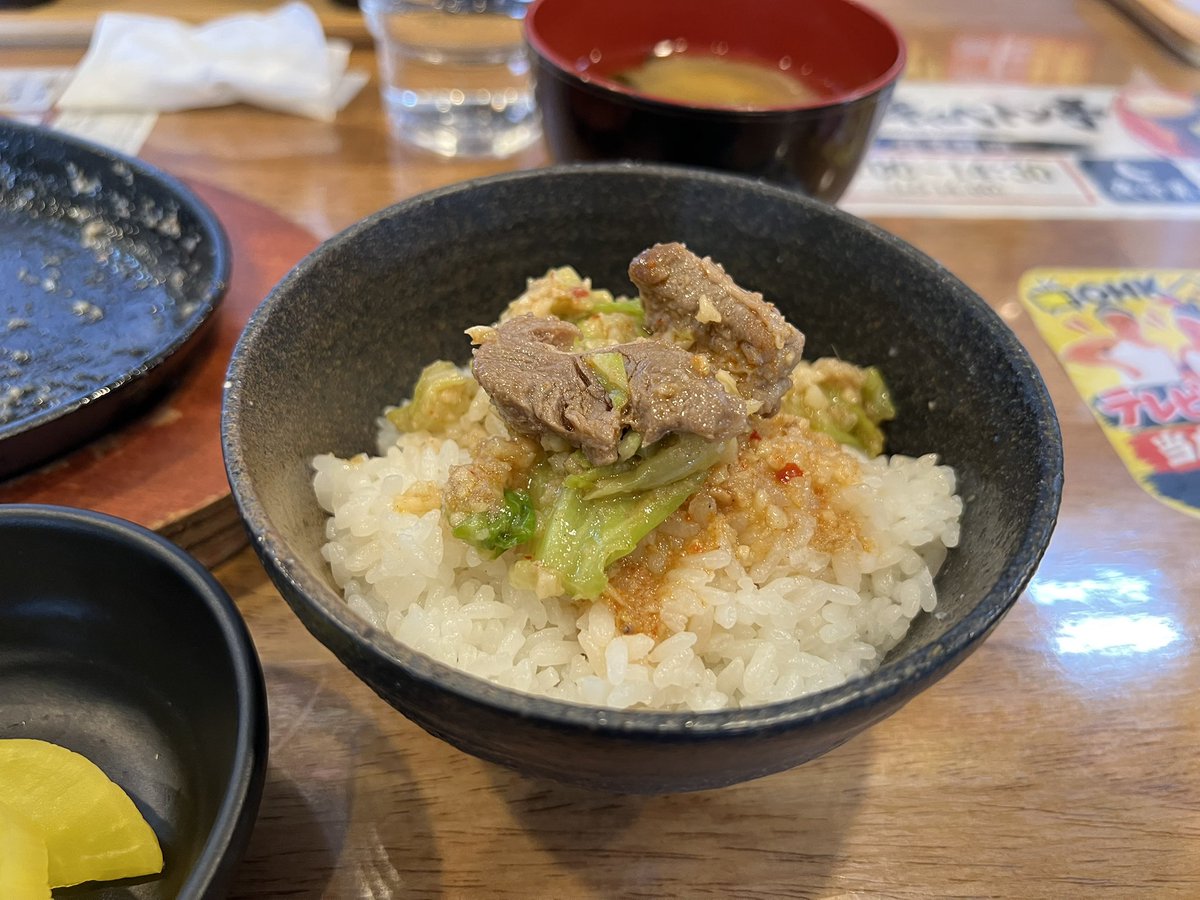 QKmahu's tweet photo. ランチいただきました！
ごはん足りなかったので爆盛おかわりさせて頂きました🧄🍚🥢 https://t.co/SSUCMAhvcd