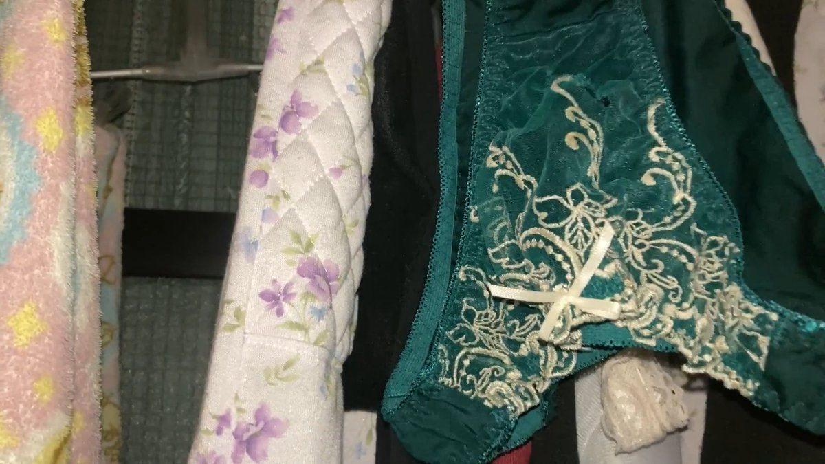 pankokisky's tweet photo. 近所に住んでる19歳専門学校生、ちょいギャル入った美人のおねえさん
道路のすぐそば、簡単に手が届くとこにこんな光景が拡がっていたら、君はガマンできるかい…？ https://t.co/NcqhGzx7Dk