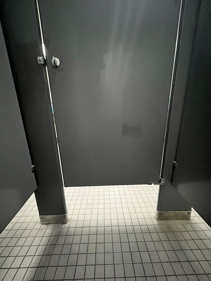 sweetcandygdl's tweet photo. Siempre eh tenido morbo de hacer algo en un baño público, consejos #cruisingbaños #gaycruissîg #femboyespañol 
@Zapopan https://t.co/GZgt6xaXEx