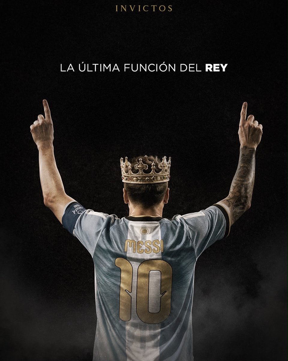 InvictosSomos's tweet photo. El día, lamentablemente, llegó. 

Hoy veremos a Lionel Messi jugar su ÚLTIMO PARTIDO con la Selección Argentina. 

Parte del viaje es su final. 

Y hoy, después de más de 20 años de grandeza, el GOAT se despide para siempre de La Albiceleste. 

HOY ES LA ÚLTIMA FUNCIÓN DEL REY.