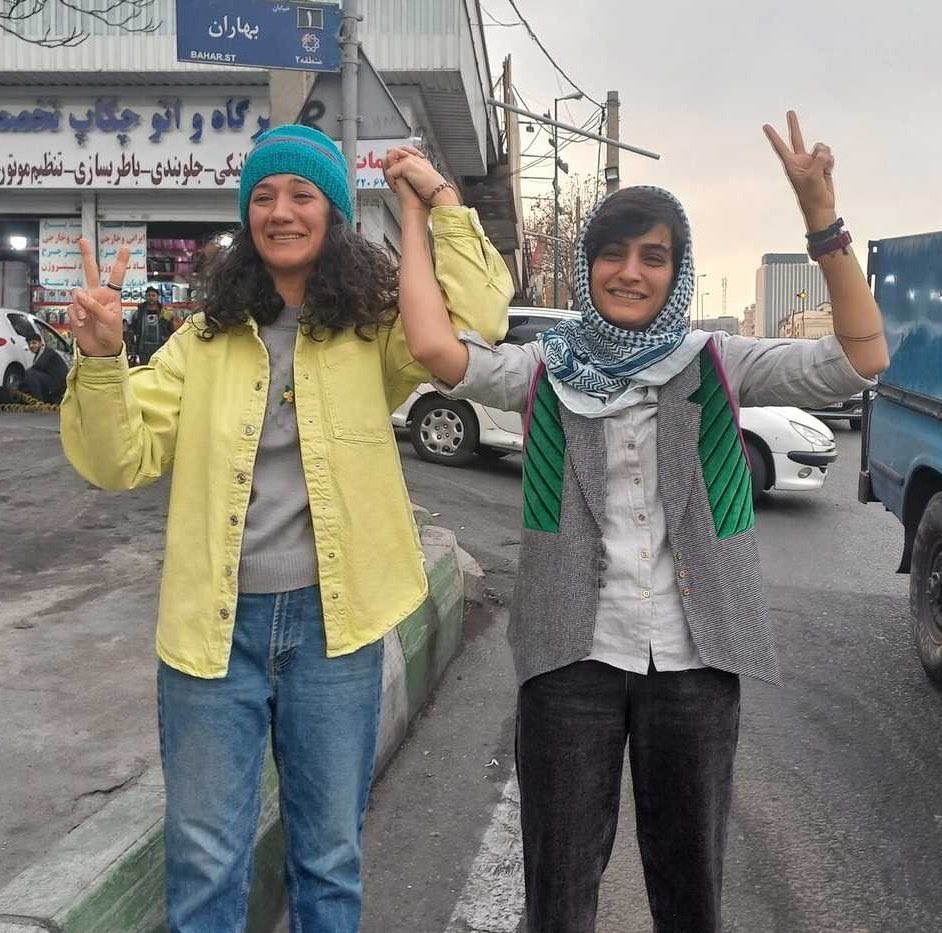 shayan_shahnazi's tweet photo. یادی هم بکنیم از این دوتا کونی که پرچم حزبلا و فلسطین رو به استایل تخمی و قیافه های کیریشون اضافه کردن! چپولهای تخم حروم!
#ننگ_بر_سه_فاسد_ملا_چپی_مجاهد https://t.co/NLLgNE8VX5