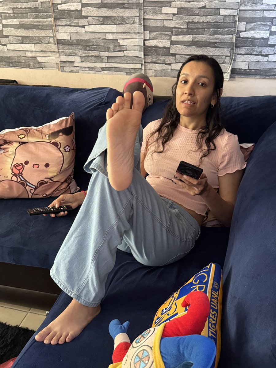 Sebyjen19's tweet photo. Mas de ese dia #piecitos #piesitos #feet #soles https://t.co/A88ySHTgr3