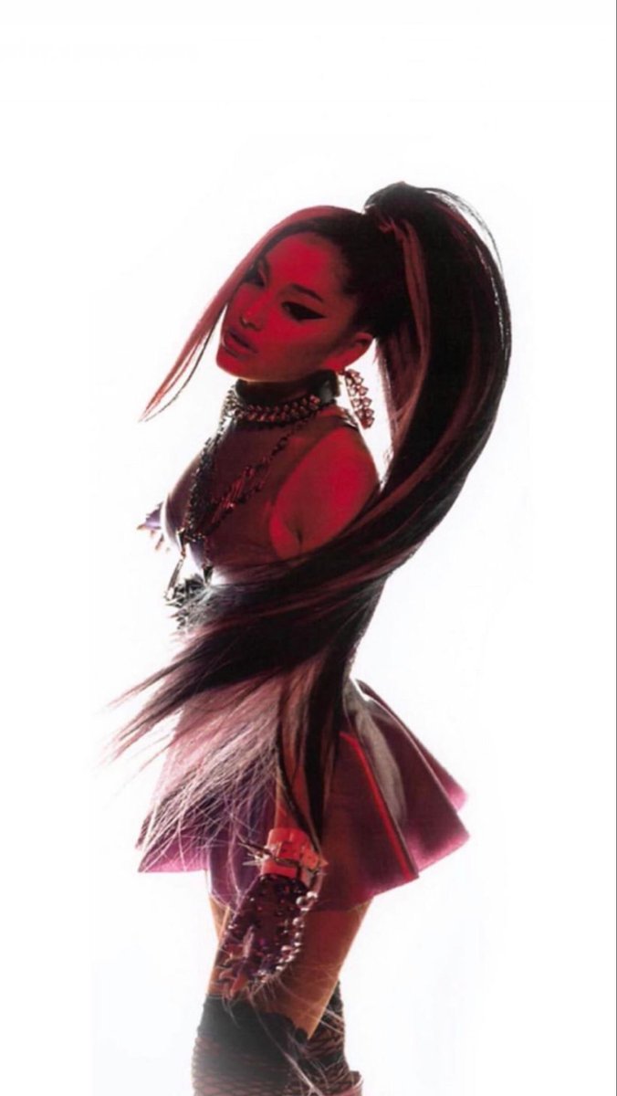 itsarianait's tweet photo. still not over the fact that we got this iconic punk look 😭🖤 https://t.co/mrQ4Sv5bUS