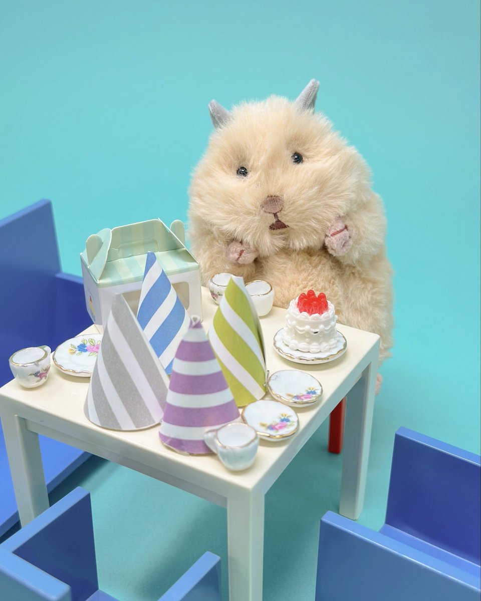 Hamunigiri's tweet photo. もうすぐ、おともだちの誕生日みたい🎂 https://t.co/99eCWFV2iC