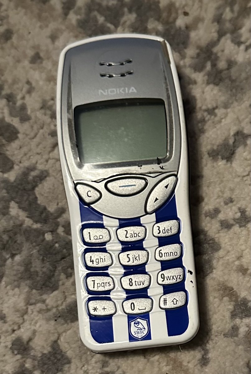 wedwarehouse1's tweet photo. We never worried about battery life with one of these did we? 🪫 

Bullet proof Nokia in full #swfc facia ���
 
#sheffieldwednesday
#nokia 
#football
#museum 
#Kelhamisland 

https://t.co/gAGW0g8KVX https://t.co/9Pd2Qexqzf