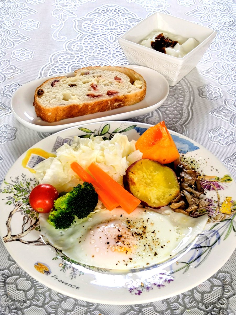 JJ9014meal's tweet photo. ☀朝ごパン☀
ひさびさの青空です

#おうちごはん
#おうちモーニング https://t.co/qsRK2gXjgO