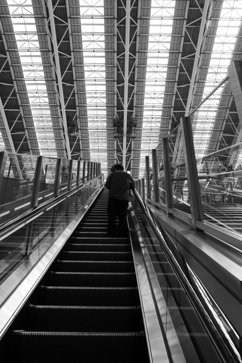 wao_camera's tweet photo. 大阪駅「時の広場より」
GRⅣ
#GR4 #SnapShot
#大阪駅
#hardmonochrome
#monochrome https://t.co/s87JjWhAk6
