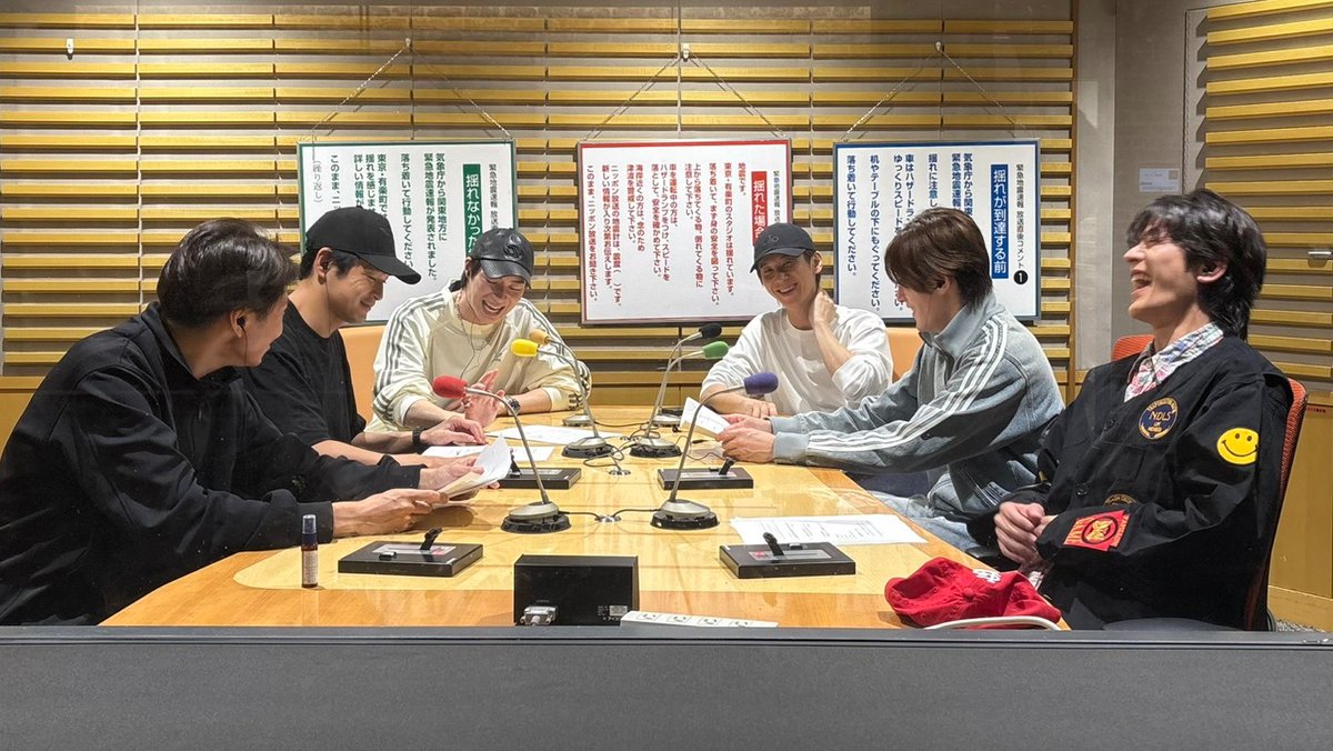 shma_radio's tweet photo. 📻✨━━━━━━━━━━━━━━━
　日本はSHOW-WA がアツいでSHOW UP🔥
━━━━━━━━━━━━━━━✨📻
#サタデーナイトレディオ
初回放送、ありがとうございました👏🎉

▼ radikoで1週間配信中
https://t.co/6yVOq2m1rI

▼ 感想はこちら！
✉️ shma@1242.com

#ニッポン放送 https://t.co/GjiwIDCH1e
