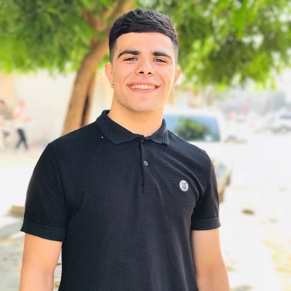 AnasAlSharif0's tweet photo. عاجل
الاعلان عن استشهاد الشاب معتصم صلاح و الذي ارتقى جراء قصف طائرات الاحتلال قرب منتزه البلدية وسط مدينة غزة. https://t.co/hLuVcPkMTw
