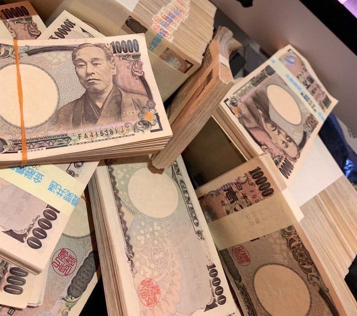 BirendraKala's tweet photo. もし今日、500万円もらえたら何に使う？🤔💴

① 借金を返す
② 投資する
③ 人生をもっと良くするために使う https://t.co/g95oIEeTpe