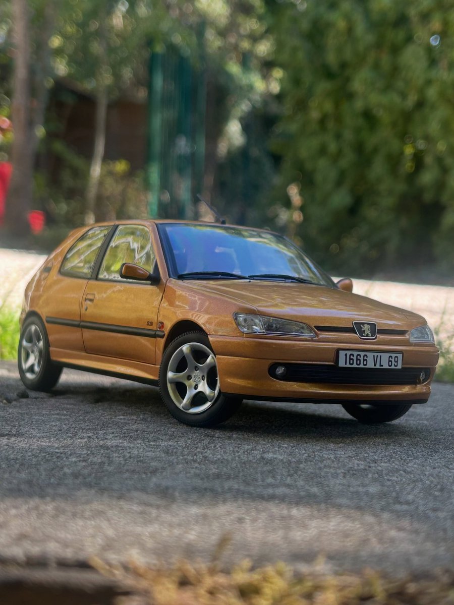 AutosMinisTacot's tweet photo. Jamais trois sans six.
#peugeot306 #norev #118scale https://t.co/lV3aa1zRN5