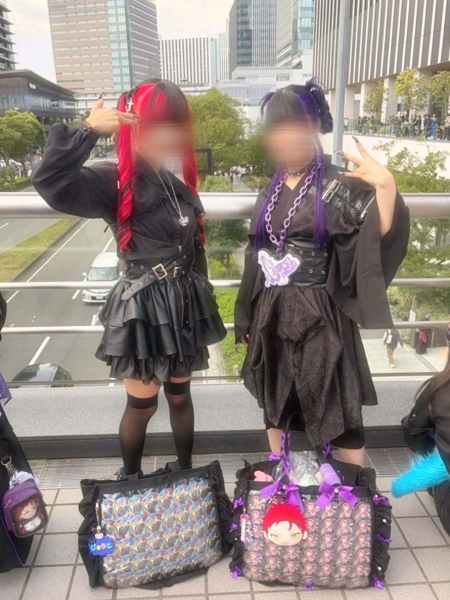 45rabbit04's tweet photo. 12th参戦服❣️
本当はメガネかけてる

連番はこよりちゃん https://t.co/k7Rbq9sxHa