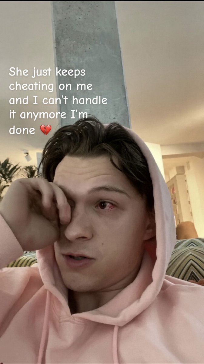 Wakidi_Dmw1's tweet photo. Zendaya was reportedly spotted sharing a passionate kiss with her ex Jacob Elordi during what looked like a romantic night together 😬👀

Shortly after the footage went viral, Tom Holland reportedly shared a photo of himself crying on his Instagram Story. 
Zendaya must have really hurt him after he saw the video💔😭