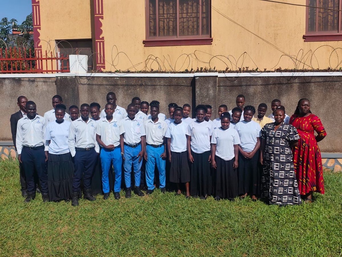 wellsofhope's tweet photo. Happening now: The long awaited, the children are visiting their parents in prison. This is always a special day for them. https://t.co/3AoQG5gFrA
