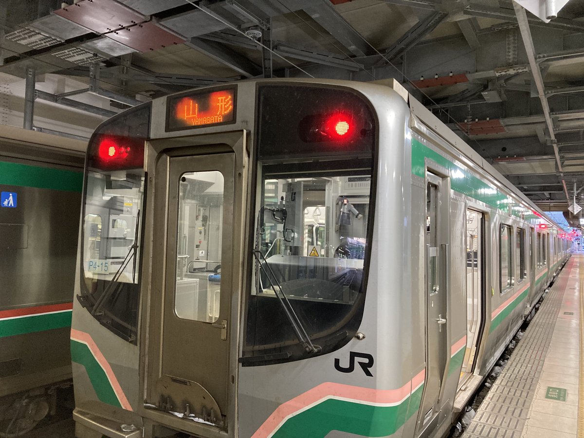dolce_mousa's tweet photo. 都市間輸送の高速化を狙うなら、仙山線快速は、仙台・北仙台・愛子……というパターンが妥当でしょう。
ただ
・15分ヘッドすら組めないほど仙台〜愛子の線路容量が足りず、通過列車を入れる余地に乏しい
・数分縮めても、両CBD同士の輸送で、停留所の地の利が強い高速バスに太刀打ち困難
・仙山線の都市間輸送の今の強みは、仙台〜愛子の途中駅ー山形市の需要(特に通学)

だから、現状が妥当なんですよね。