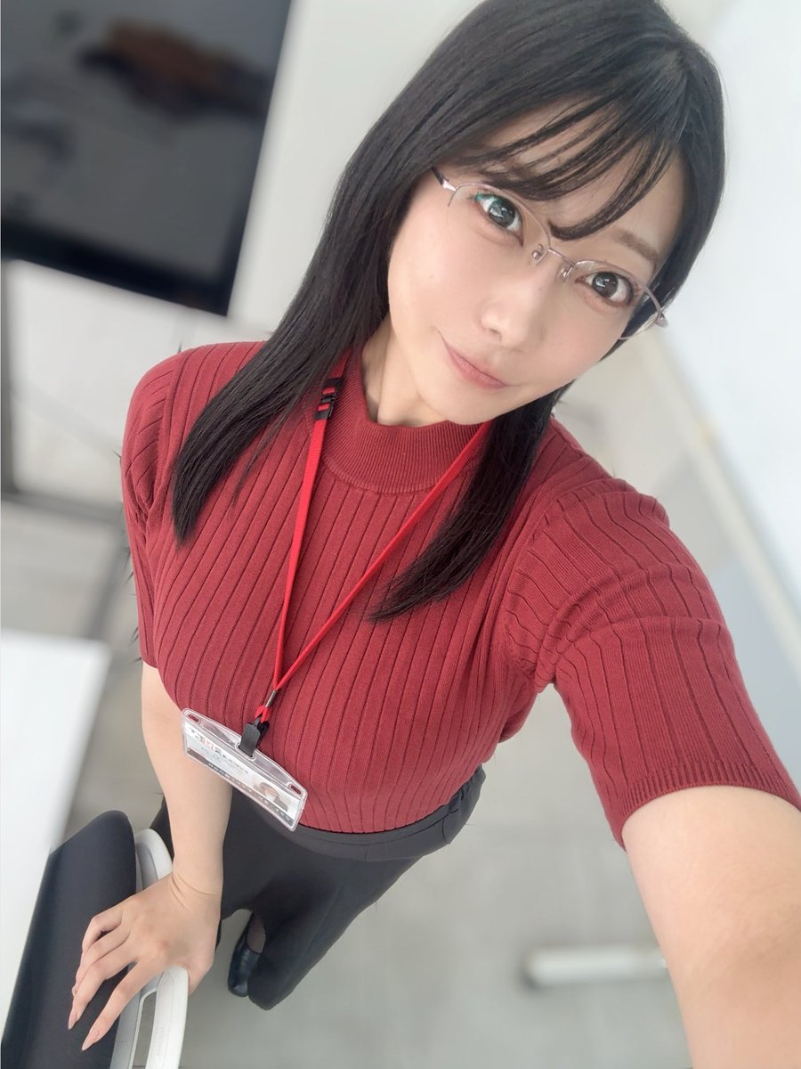 ginghamneko's tweet photo. ΛV会社秘書の

←平日　　　　　　　　　　　　　　　　休日→ https://t.co/oxVDpgqv5U