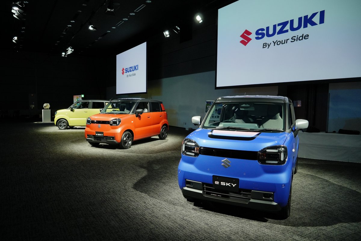 suzukicojp's tweet photo. ＼スズキの軽EV「e SKY」誕生✨／
日本の毎日を見つめつづけたスズキが考えた、新しい軽の電気自動車が誕生！🎉

本日、発表会が行われ、ようやく皆さまにお披露目となりました！
発表会の様子を速報でお届け🫣✨

「乗ってみたい！」と思った方は、ぜひいいね👍🏻で教えてくださいね！ https://t.co/oyn8famPYo