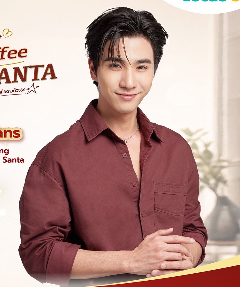pochOmood's tweet photo. พี่ดาวถ่ายคุนเพิ้ดออกมาทรงเสี่ยมาก โคตรหล่อ เสื้อสีแด���เลือดหมูเข้ากับฮีมากเลยอะ หล่อวัวตรายควายล้มจิง ๆ 😭🧎🏻‍➡️ https://t.co/2H7aShKsbO