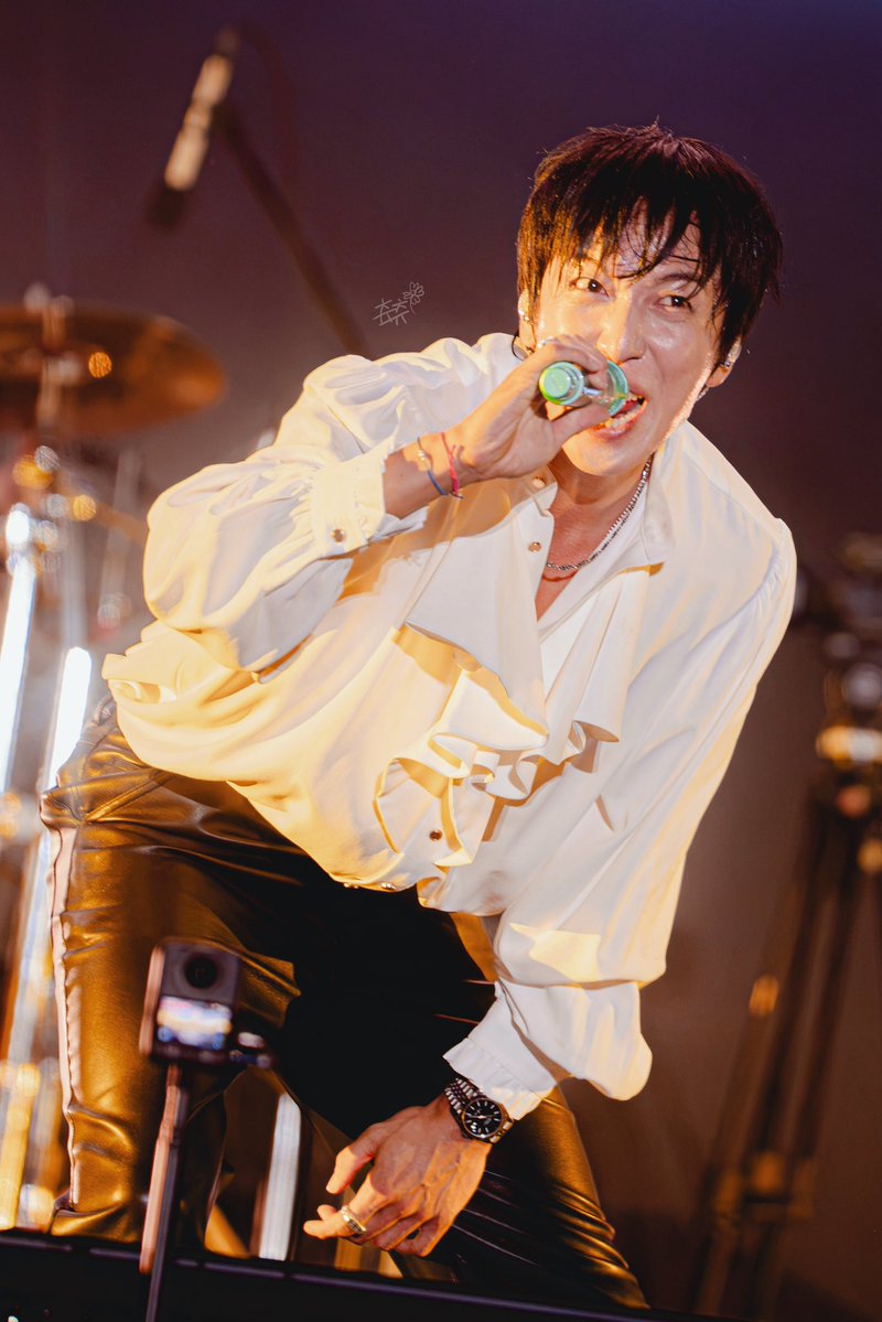 boice_chiuchiu's tweet photo. 261004 busan rock festival

@JYHeffect 
#jungyonghwa #cnblue #정용화 https://t.co/lh4k1Vflvm