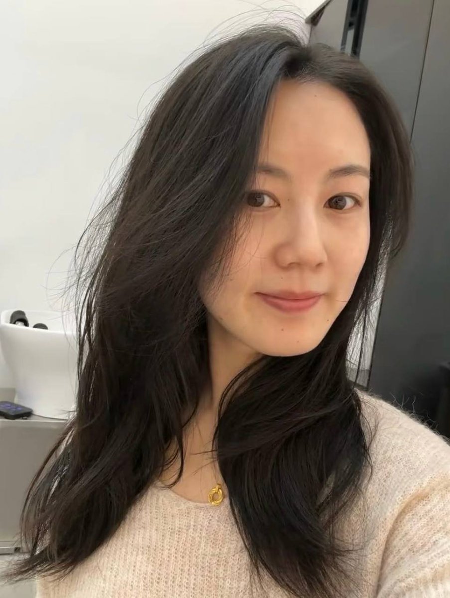 AlanDanmuos's tweet photo. 谁能懂一个奔四的女人内心压抑了多少欲望呢😅 https://t.co/ZhhX1iMKnf