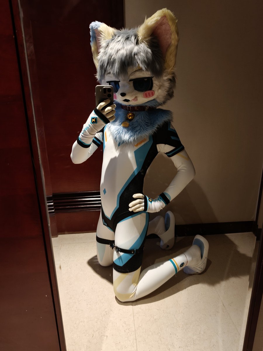 danhuangww's tweet photo. 小英雄🤤 #furry #兽太 #小英雄 #白袜 https://t.co/ExCvzAZpGA