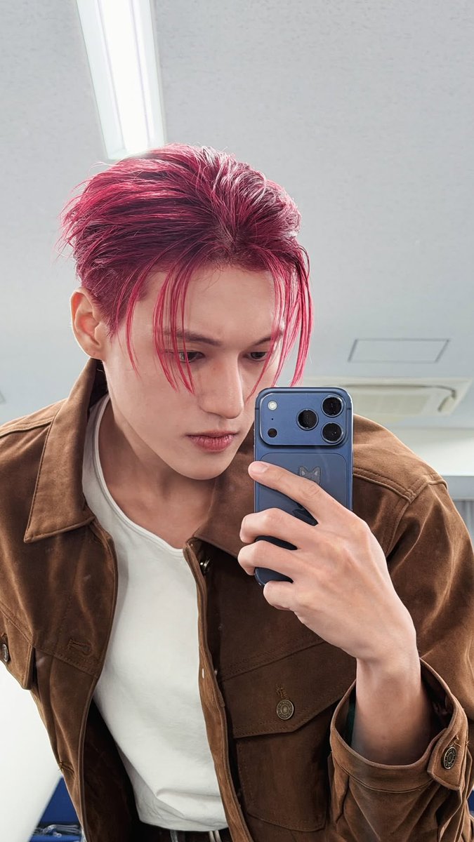 JWYcomfort's tweet photo. We are collecting wooyoung's mirror selca in red hair ~ https://t.co/DGHyOlLLUu