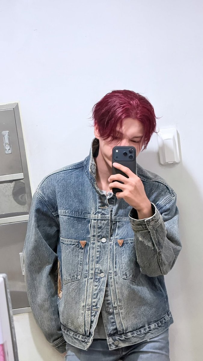 JWYcomfort's tweet photo. We are collecting wooyoung's mirror selca in red hair ~ https://t.co/DGHyOlLLUu