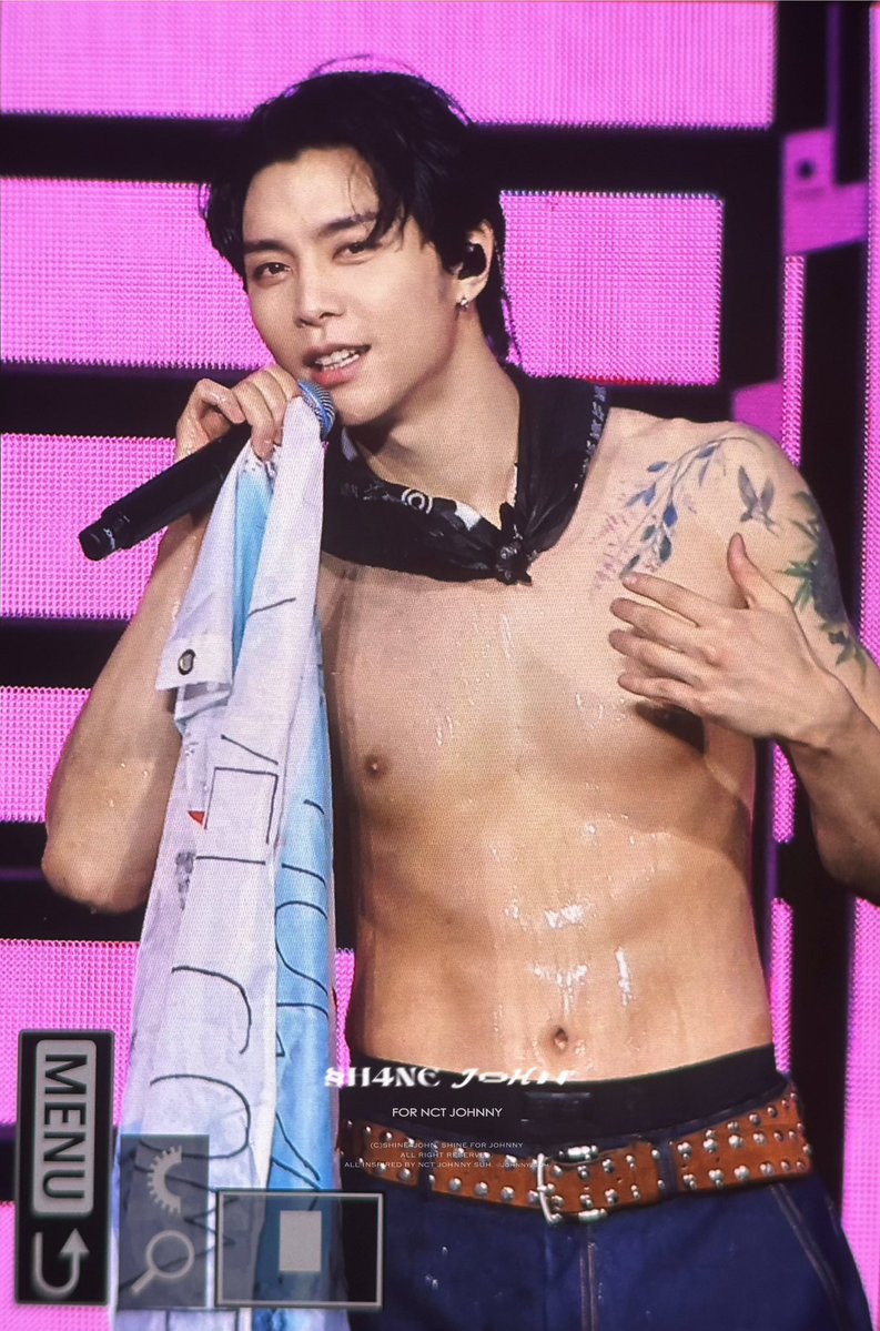 the___suh's tweet photo. Johnny era The Redline emang ganteng bangettttt, tapi Johnny era The Momentum paling MANTEP BENERAN LAYAK DIPANGGIL DADDY😭😭😭😭

APALAGI PAS ITU DIA LAGI BULKING MIMISAN GUE ANJINKKKK😭😭😭😭✋🏻✋🏻✋🏻✋🏻 https://t.co/HMJBBZchWR