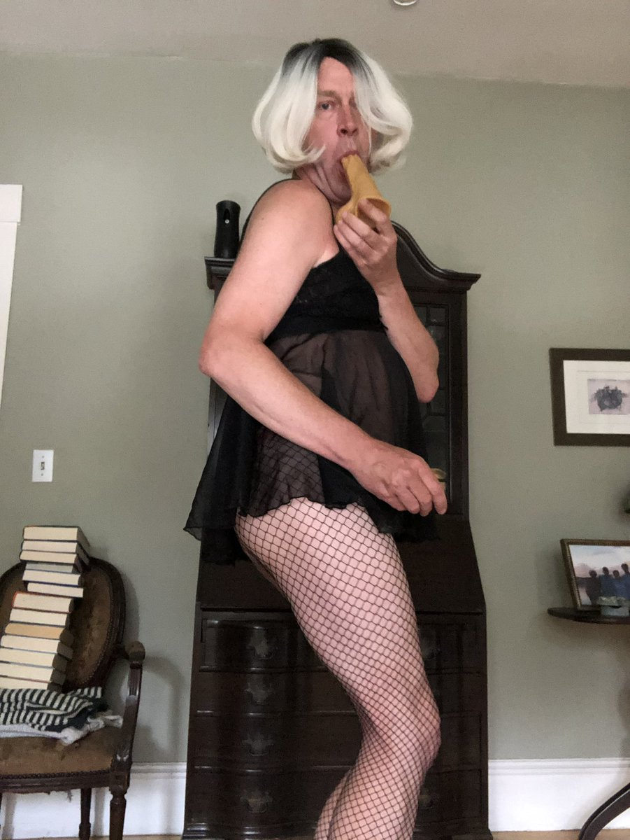 WickedCANDh7cw's tweet photo. Weak sissy gonner sucking cock and sniffing poppers he is so addicted to cock omg https://t.co/TwnRjswvP6