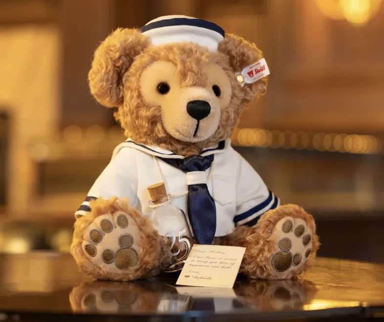 tdr_doria's tweet photo. 11月2日より、東京ディズニーシー25周年を記念してセーラーコスチュームを着たシュタイフ プロデュースのダッフィーがシリアルナンバーが付いた3,000個限定で販売されます🧸

ビン、手紙、証明書、スペシャルボックス付き☆
※アプリ限定販売
https://t.co/ez4D2uXpRm
#TDR_now #TDR__now #TDR_MD https://t.co/X0DGmGekRd